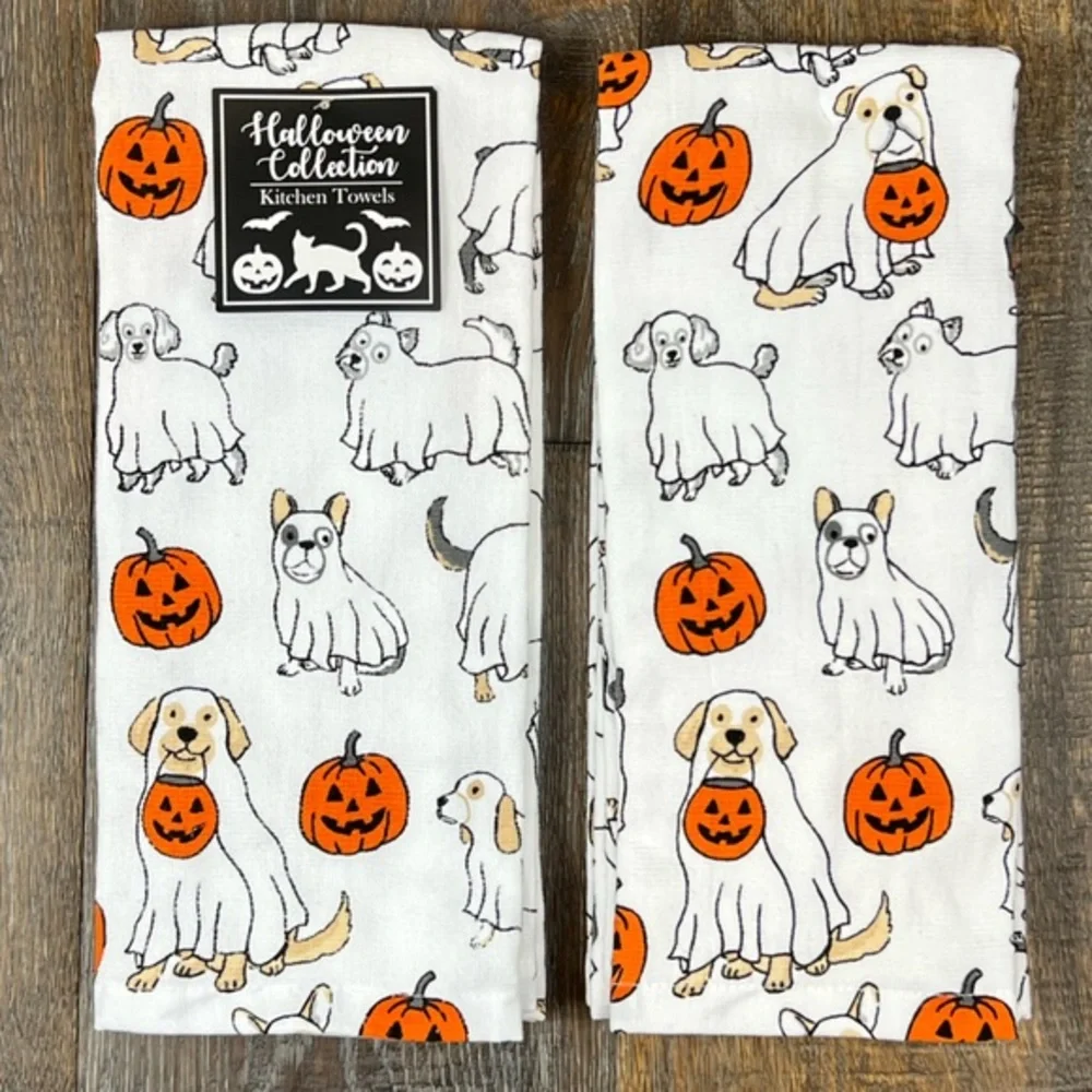 Halloween Collection - ‘Trick or Treat Dogs’ Disk Towrls (2). NWT Firm!